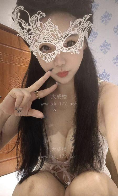 可舌吻69的艳舞女王